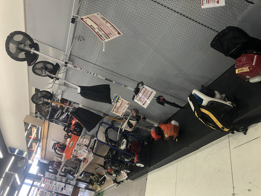 【整備待ち】新ダイワ 刈払機 RK3026 寸法（長さ×幅×高さ）（mm）:2,903×300×362 本体乾燥質量(kg)7.7 排気量（cm3）:25.4