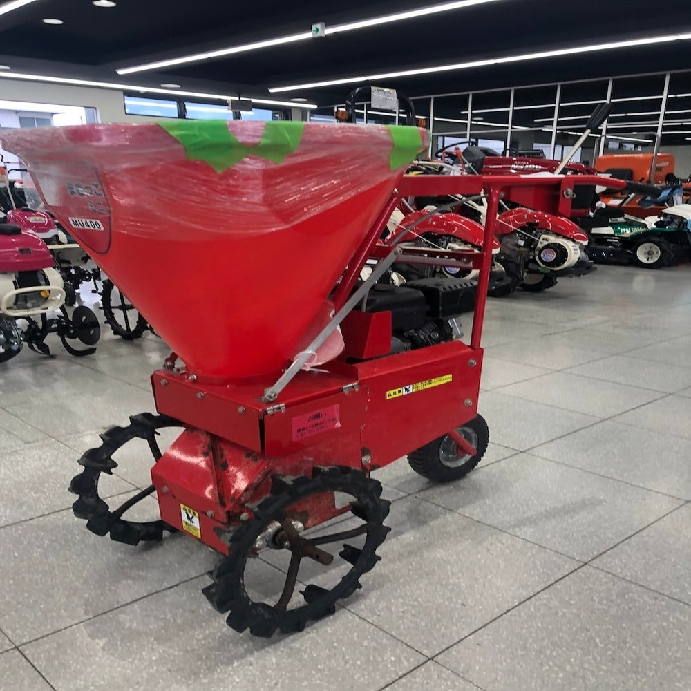 カンリウ 散布機 MU400 機体寸法:106×54×92/45kg タンク容量40L 走行:ミッション前進1段
