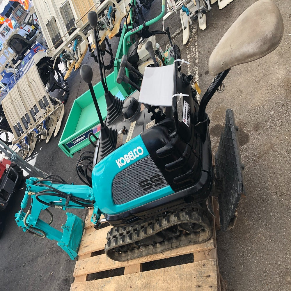 【整備待ち】コベルコ バックホー SS1 機体寸法:2150×500×1100 重量275kg 燃料:ガソリン
