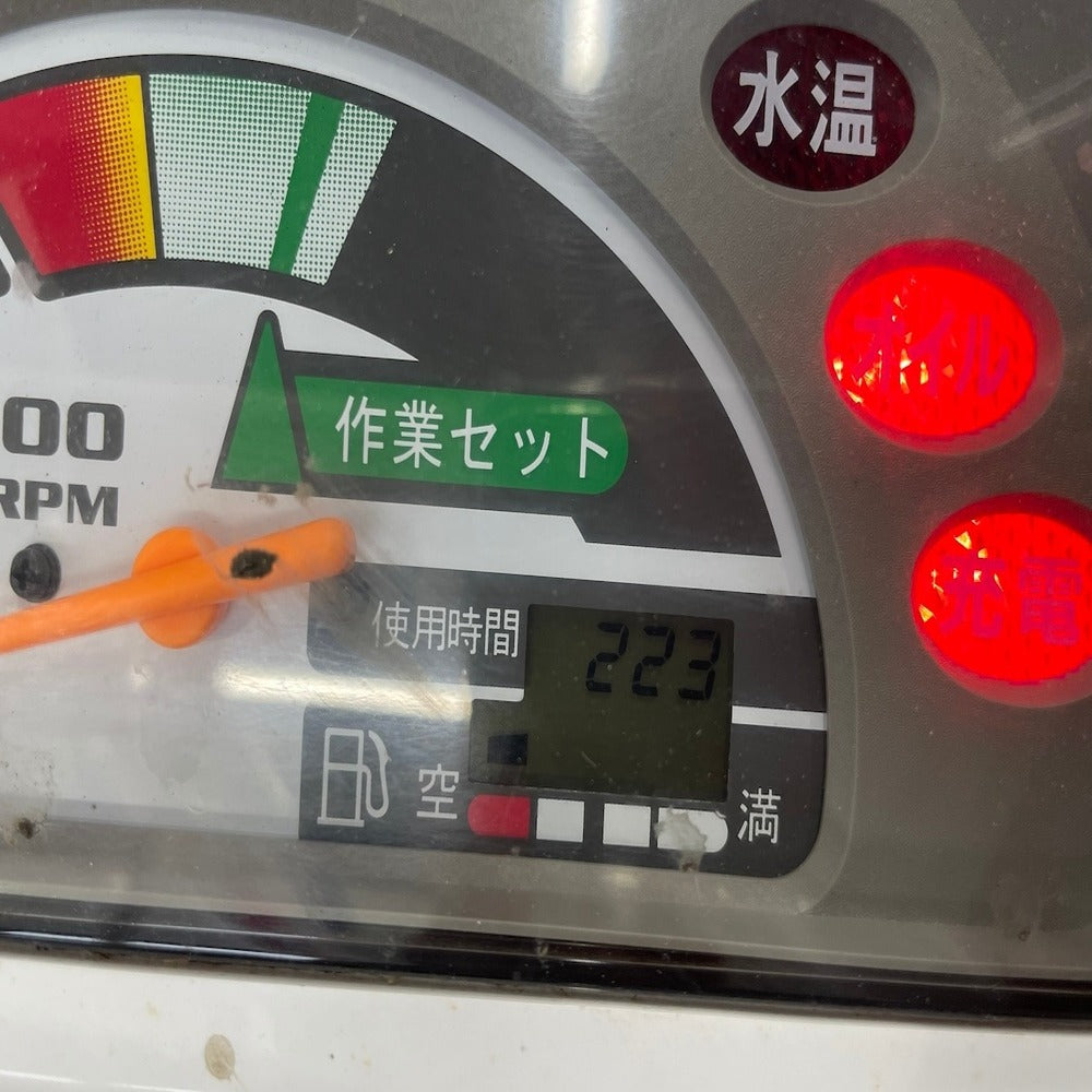 【整備待ち】クボタ コンバイン ARN216 長さ×幅×高さ:2750×1580×1870 重量900kg 変速:HST油圧モータ式無段変速