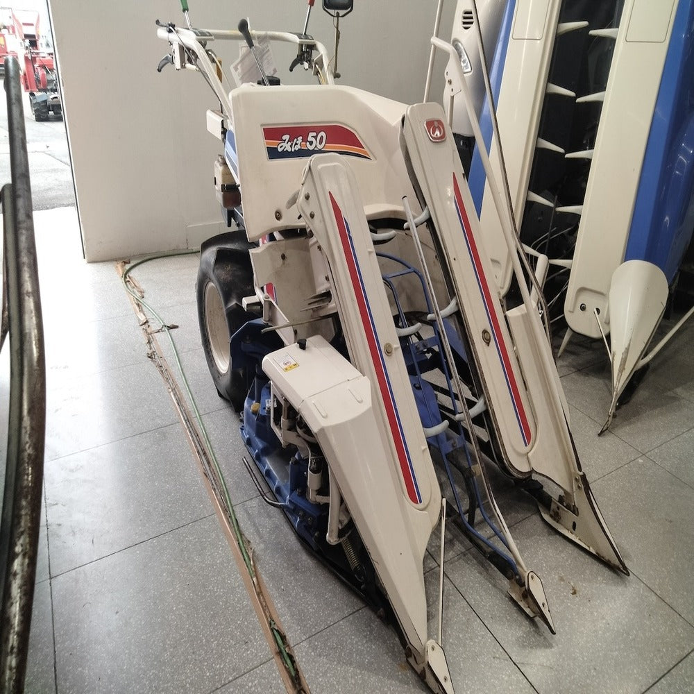 イセキ 中古バインダー RE50-DH : 寸法(長×幅×高)概算 1795 x 780 x 980mm 燃料:ガソリン