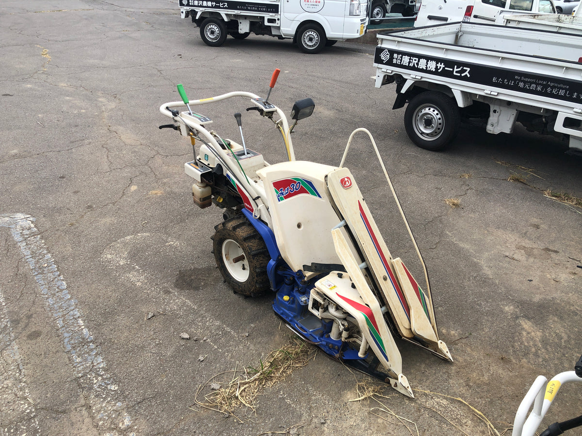 【整備待ち】イセキ バインダー RE30 機体寸法:1,535×580×980(㎜) 刈取り段数１条 燃料:ガソリン