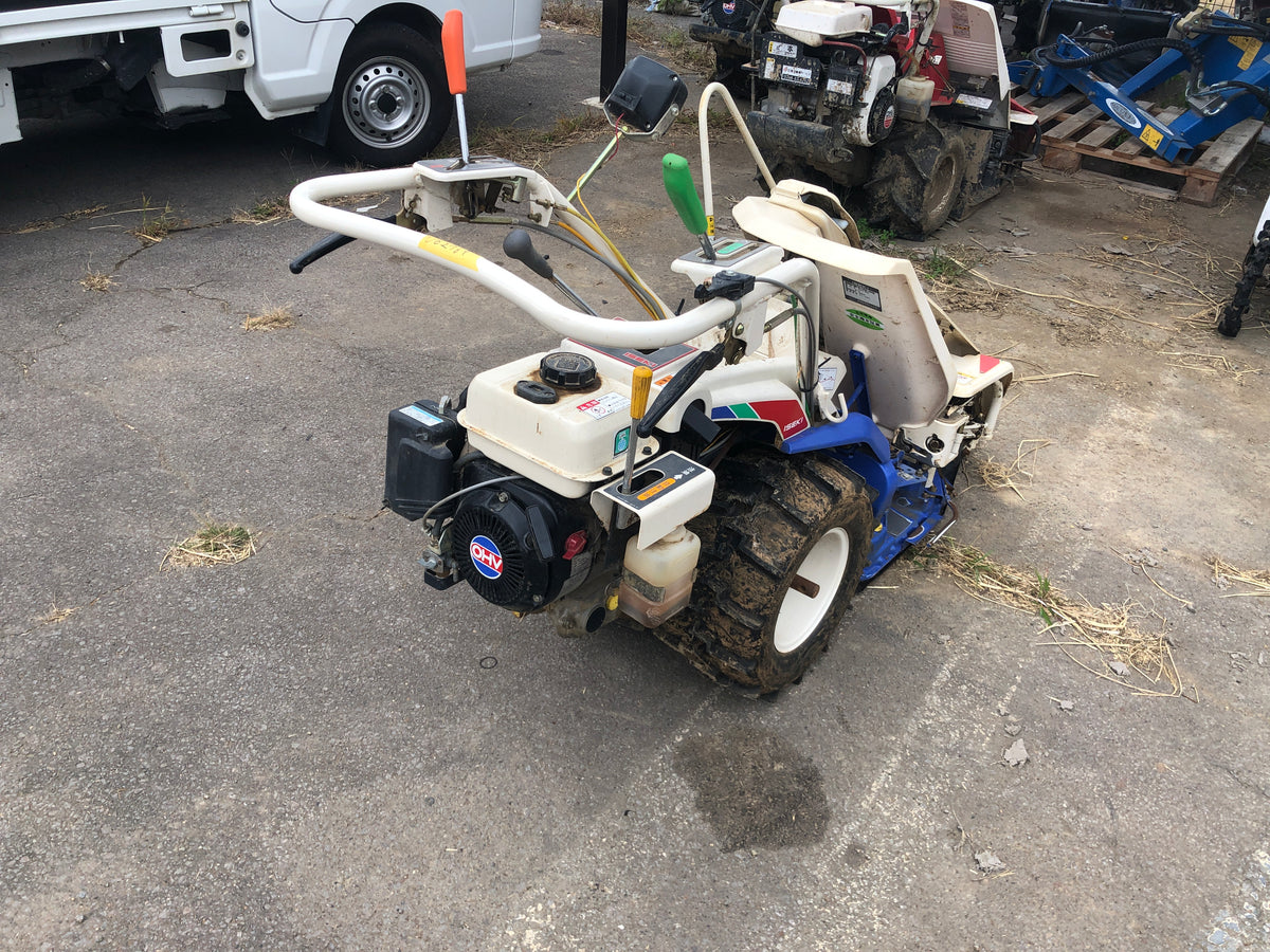 【整備待ち】イセキ バインダー RE30 機体寸法:1,535×580×980(㎜) 刈取り段数１条 燃料:ガソリン